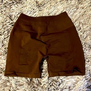 Alphalete Amplify Rich Brown Shorts